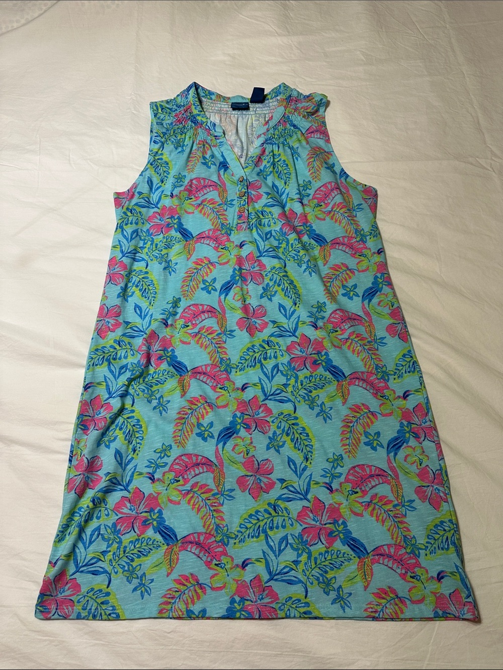 Sleeveless Tropical Print Shift Dress in Light Blue